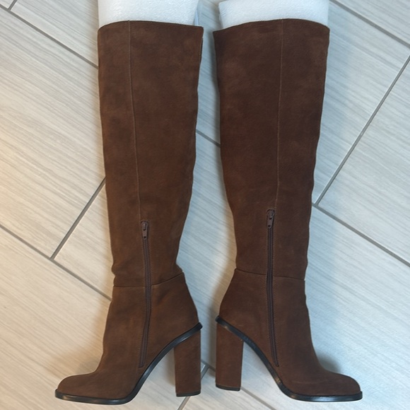 Gianni Bini Suede Brown knee high boots. Size 7. 4 inch heel. Gently used. - Picture 8 of 16